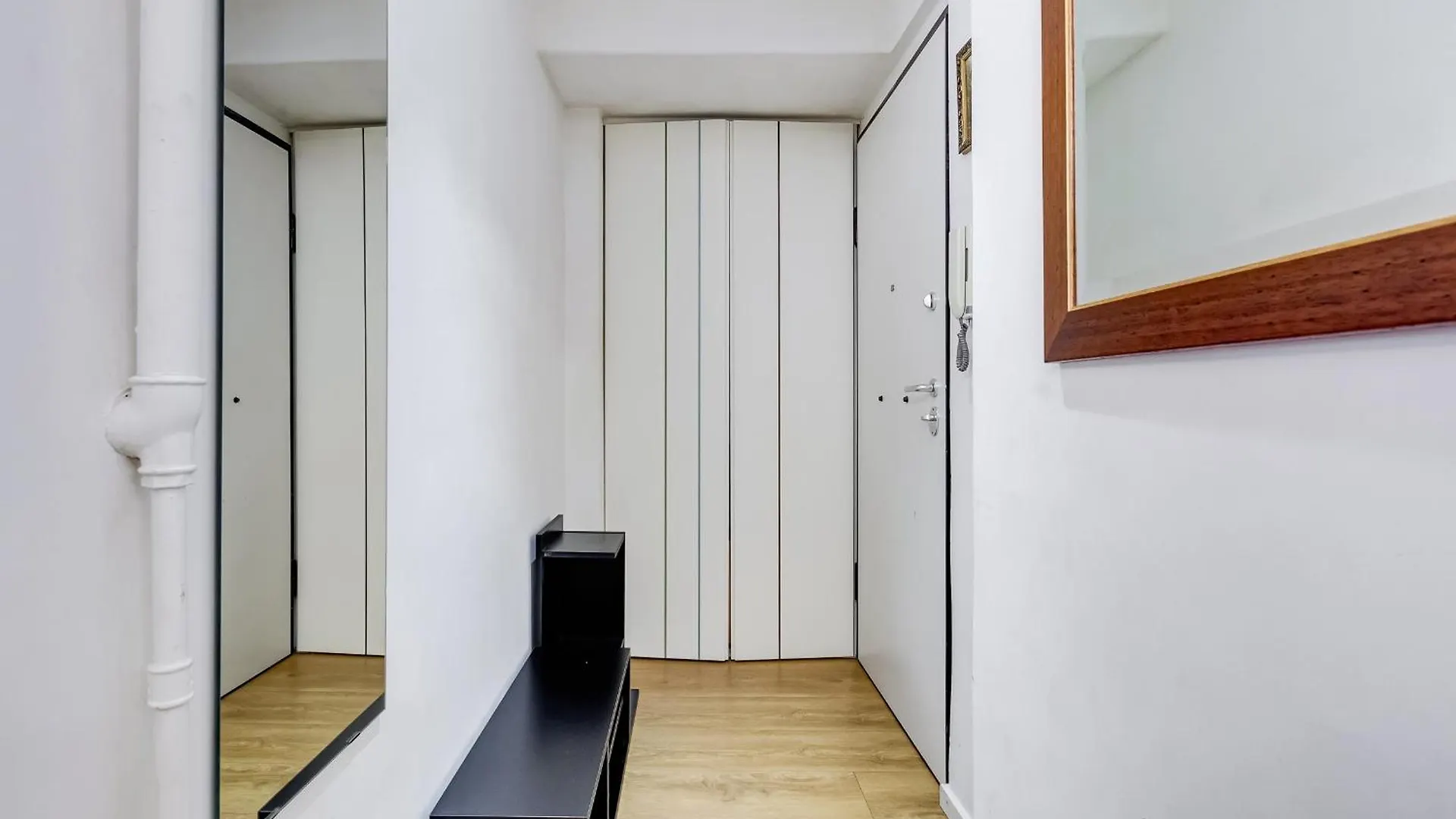 Vivilo Collection - Statonia Design Apartment Roma